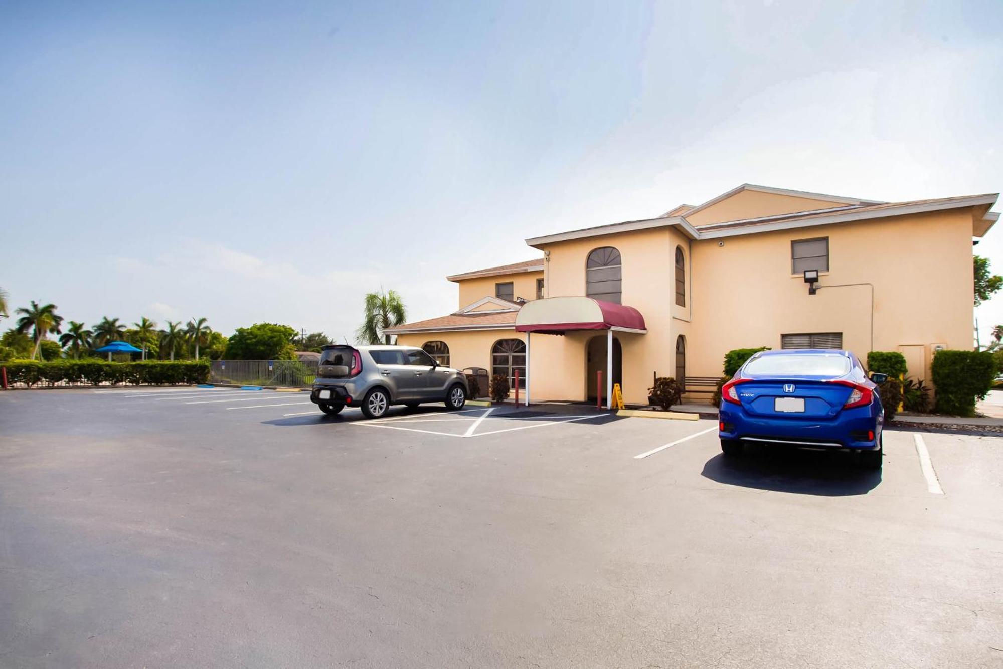 Oyo Waterfront Hotel- Cape Coral Fort Myers, Fl المظهر الخارجي الصورة